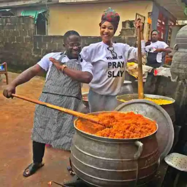 Actress Tonto Dikeh Cooks Massive Pots Of Rice For Charity (Photos)